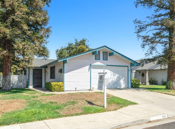 551 W Pat Drive, Clovis, CA 93612