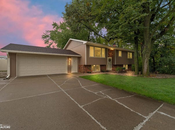 936 Shagbark Drive, Nevada, IA 50201