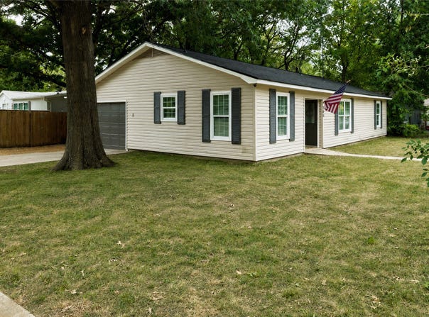 300 Broadway Street, Whitesboro, TX 76273