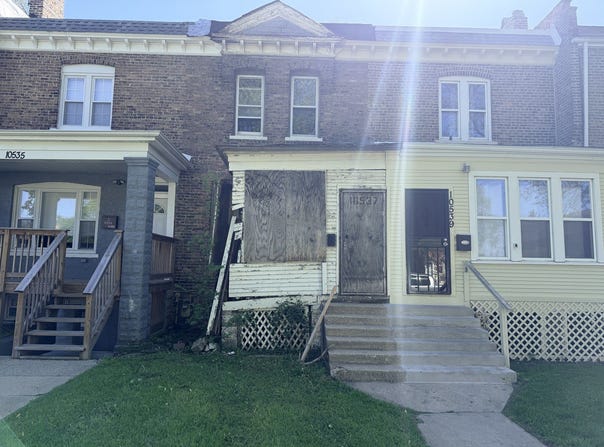 10537 S Corliss Avenue, Chicago, IL 60628