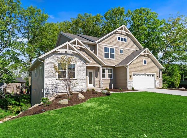 8206 Eagle Peak Drive, Jenison, MI 49428
