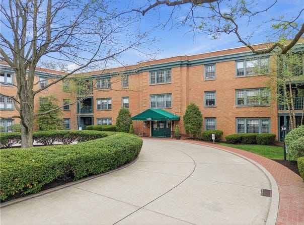 5825 5th Ave, Pittsburgh, PA 15232
