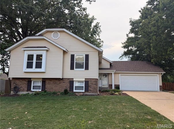 746 Galway Drive, Ballwin, MO 63021