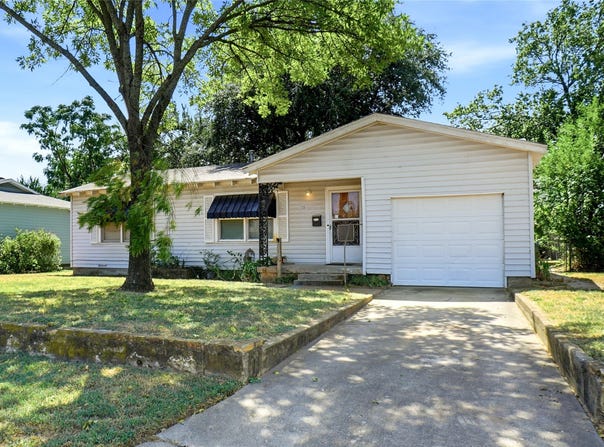 123 Charlene Drive, Hurst, TX 76053