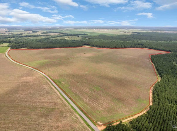 Smithfield Rd, Atmore, AL 36502