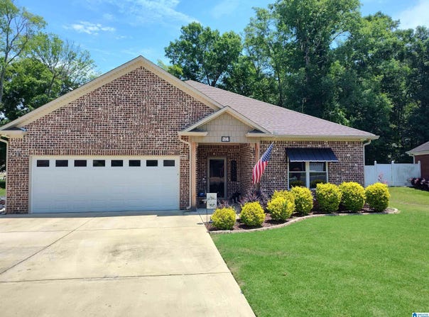 24 ASHTON CIRCLE, SYLACAUGA, AL 35150