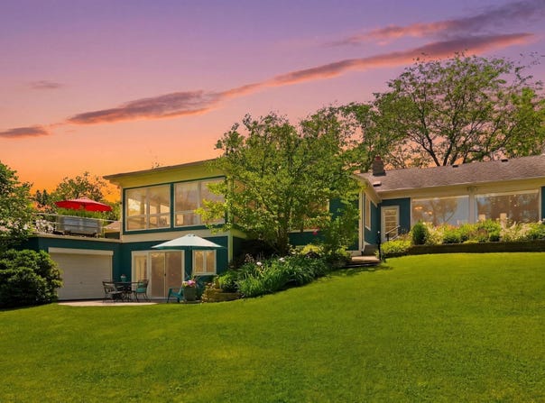 5945 S Woodstrail Drive, Columbia City, IN 46725