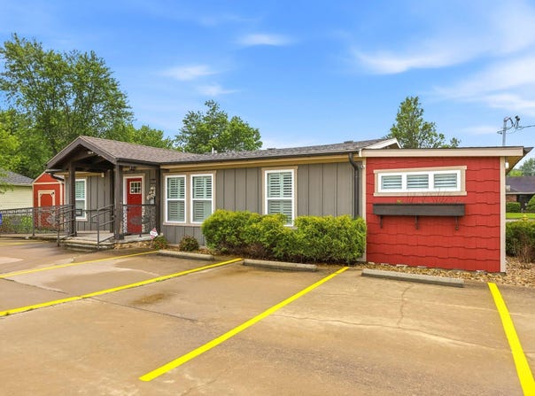 564 Us Highway 60 E, Republic, MO 65738