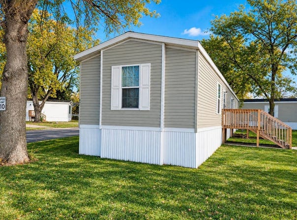 801 E 18 1/2 St, Albert Lea, MN 56007