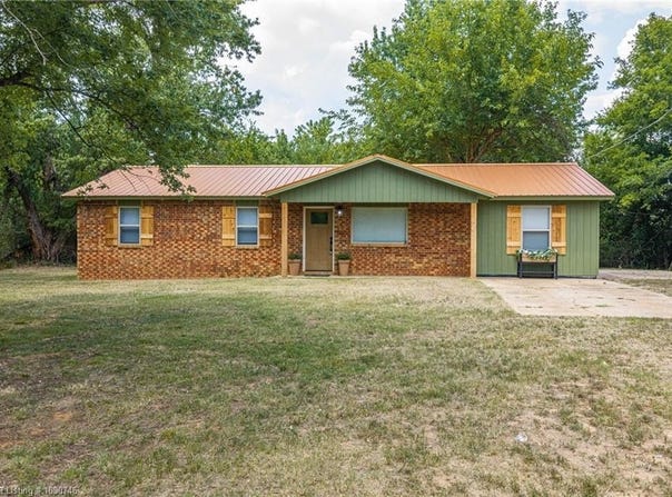 376 Fifth LOOP, Paris, AR 72855