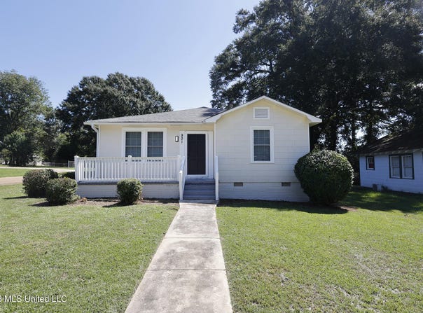 901 3rd Street, McComb, MS 39648