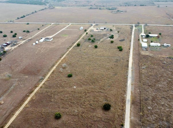 14024 Graef Rd, Creedmoor, TX 78610