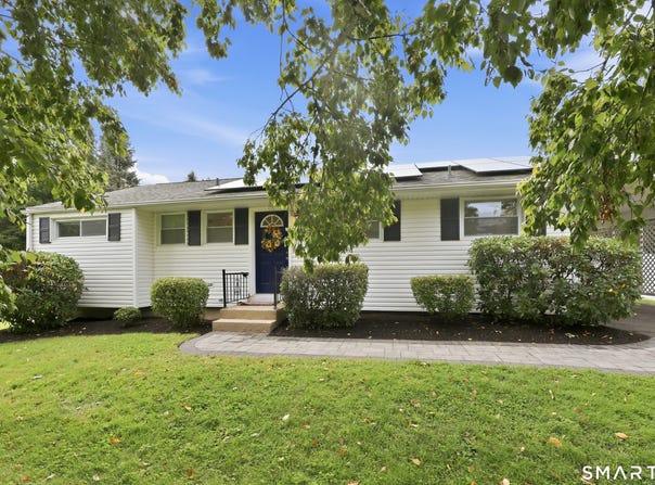 81 Elm Street, Simsbury, CT 06081