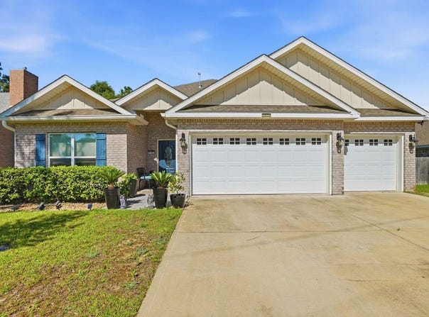 1102 Shoal River Drive, Crestview, FL 32539