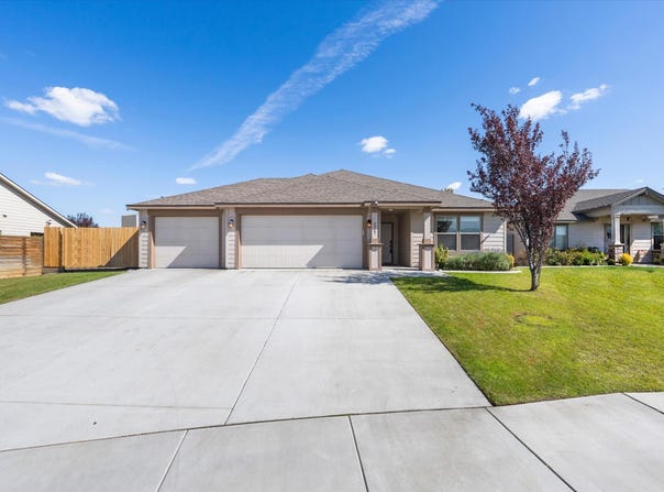 6017 Cotswold, Pasco, WA 99301