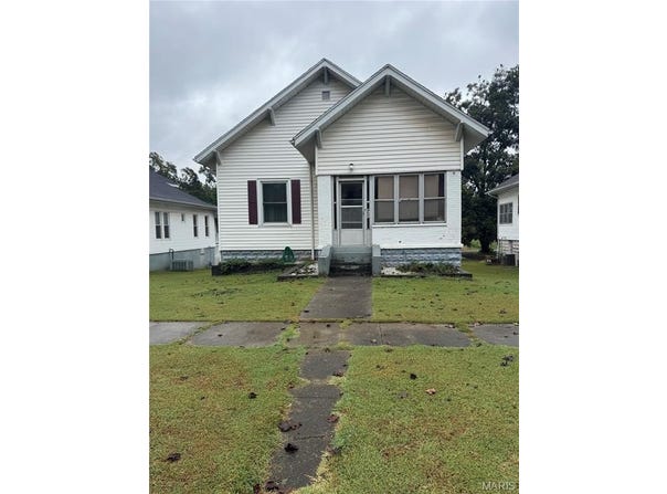 407 E Maple Street, Scott City, MO 63780