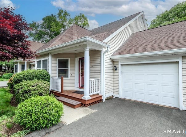 172 Summerfield Gardens, Shelton, CT 06484