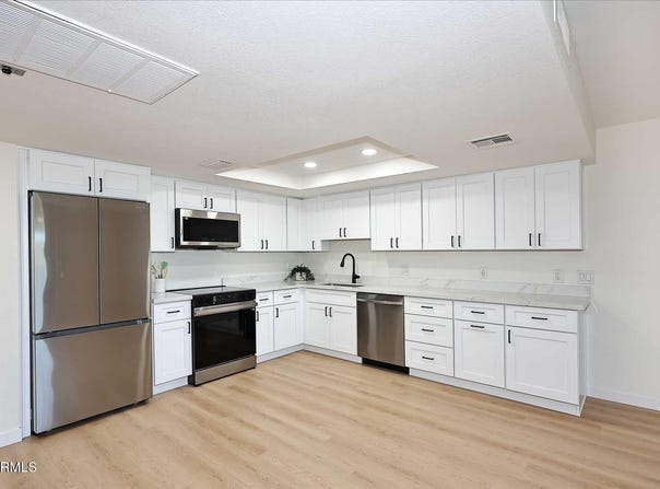 7960 E CAMELBACK Road, Scottsdale, AZ 85251