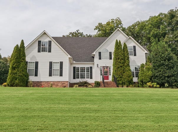 150 LANCELOT LN, PARIS, TN 38242