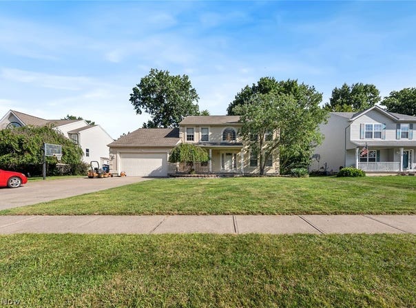 8000 N Oak Tree Drive, Lorain, OH 44053