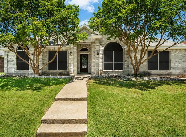 6610 Falcon Street, Rowlett, TX 75089