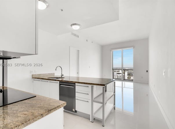 185 SW 7th St, Miami, FL 33130
