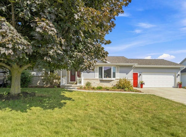 4922 REMIKER Lane, MANITOWOC, WI 54220