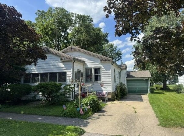 210 W State Street, Morocco, IN 47963