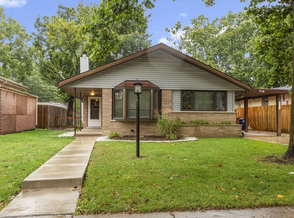714 Jonquil Terrace, Deerfield, IL 60015
