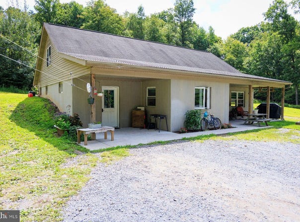 8930 ROUTE 25, SPRING GLEN, PA 17978