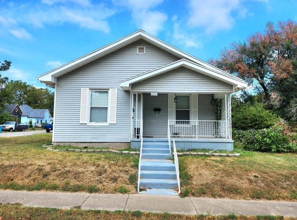 1211 W Calhoun Street, Springfield, MO 65802