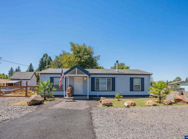 1110 26th Av, Sweet Home, OR 97386