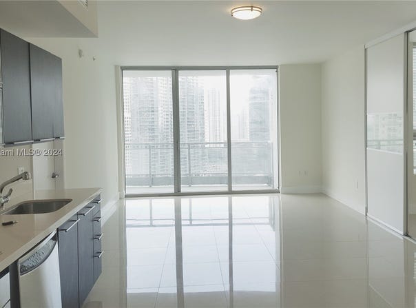 90 SW 3 ST, Miami, FL 33130