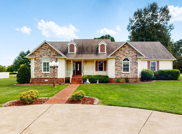 2131 Southwest Drive, Murray, KY 42071