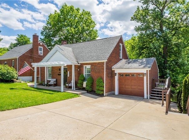 103 Bartley Rd, Upper St Clair, PA 15241