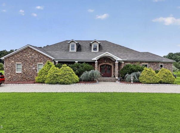 33 Parkside Way, Millstone, NJ 08535