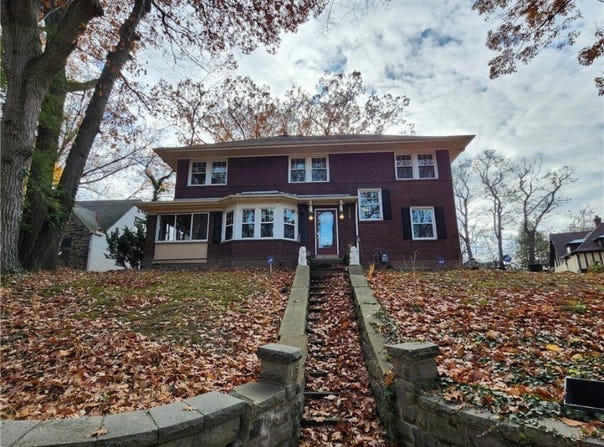 2000 Hanover Drive, East Cleveland, OH 44112