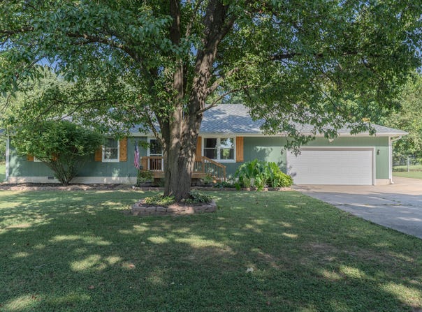 1804 S 14th Avenue, Ozark, MO 65721