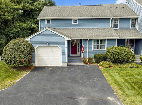 36 Betsy Ross Cir, Sturbridge, MA 01566