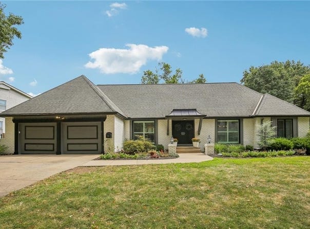 9029 Rosewood Drive, Prairie Village, KS 66207