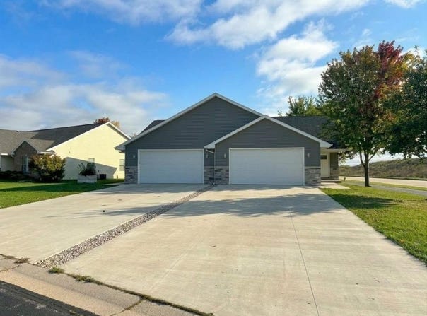 1587 DELTA Drive, NEENAH, WI 54956