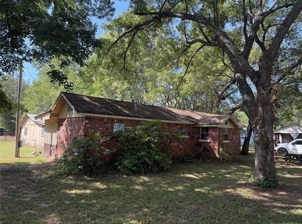 415042 E 1097, Checotah, OK 74426