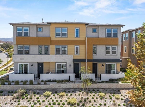 27105 Valley Oak, Valencia, CA 91381