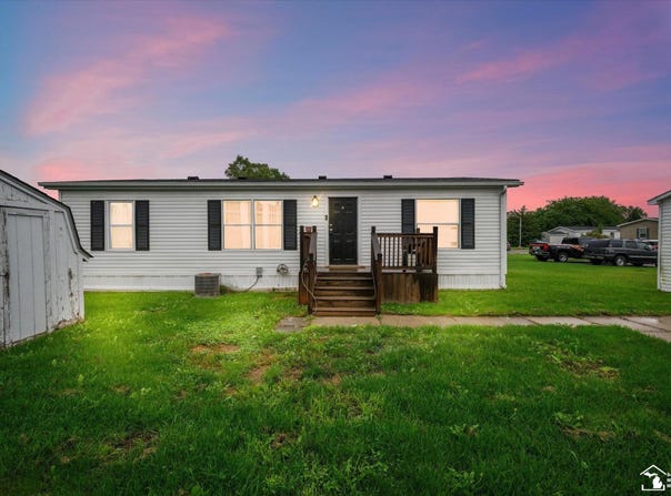 29356 MAPLE Drive, Flat Rock, MI 48134