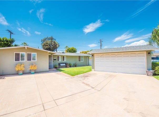 243 S Gardenglen, West Covina, CA 91790