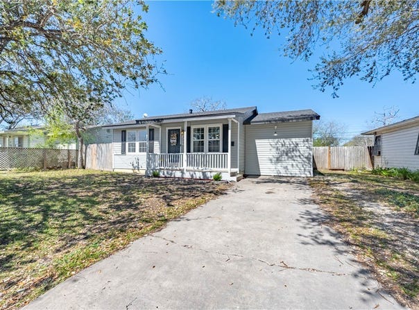 309 Reynolds Avenue, Taft, TX 78390