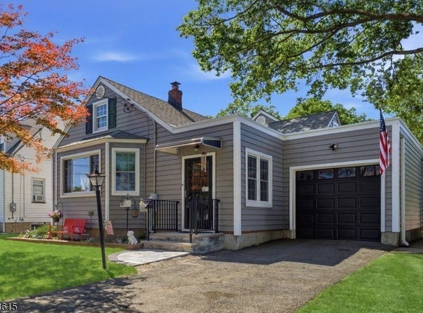 440 3rd St, Dunellen Boro, NJ 08812-1142