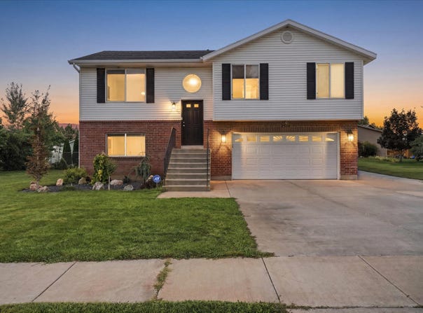 2514 W 2250 N, Clinton, UT 84015