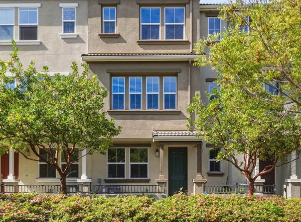 2305 Gibbons St, Hayward, CA 94541