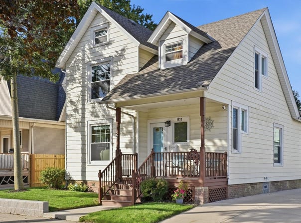 1632 N Main St, Racine, WI 53402